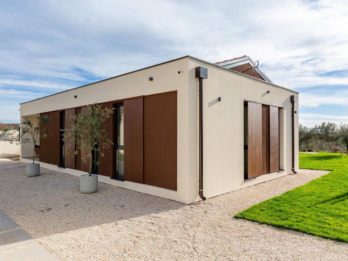 Vila Moderna San Lorenzo Orbanici